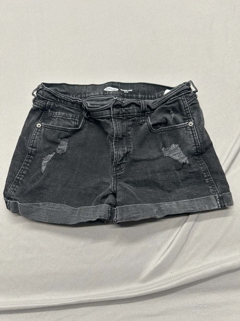 Old Navy Mid-Rise Boyfriend Cuffed Distressed Black Denim Shorts Size 6